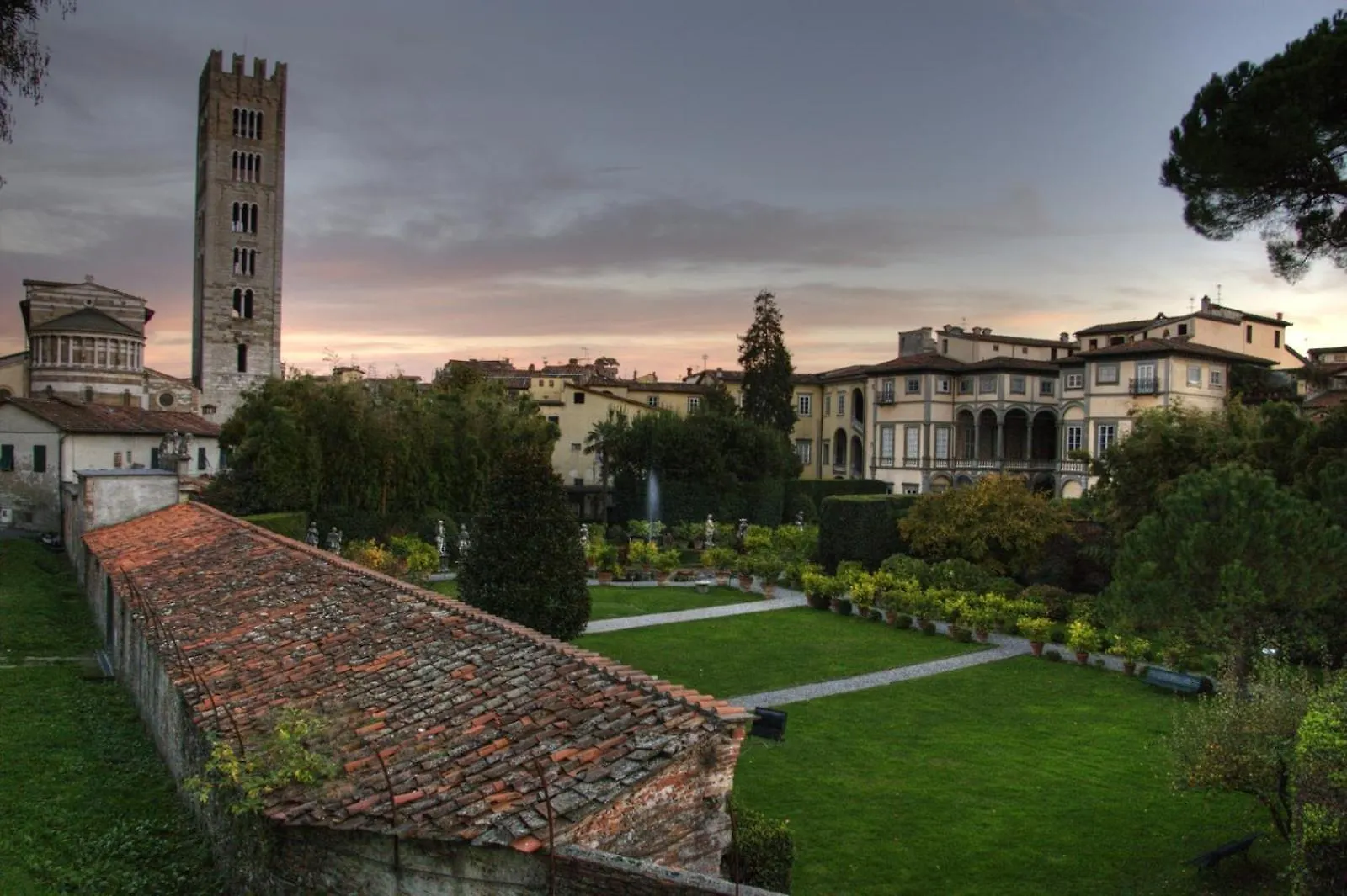 Gem In The City Center Of Lucca With Air Conditioning - Exclusive Ground Floor House Inside The Walls Close To Botanical Garden And Piazza San Martino Villa Italia