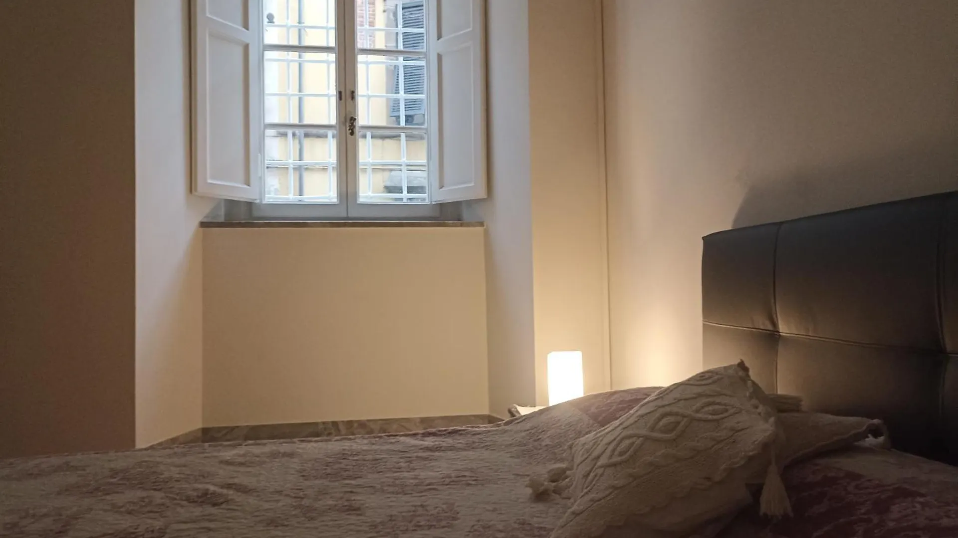 別荘 Gem In The City Center Of Lucca With Air Conditioning - Exclusive Ground Floor House Inside The Walls Close To Botanical Garden And Piazza San Martinoヴィラ