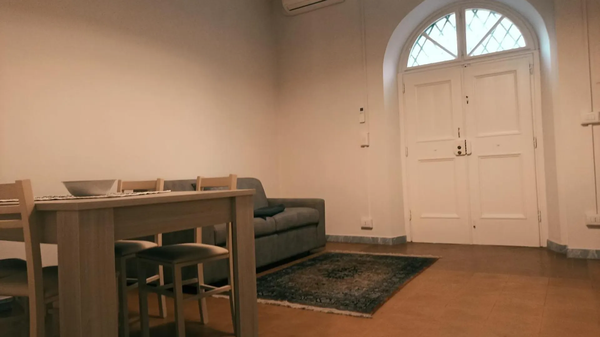 別荘 Gem In The City Center Of Lucca With Air Conditioning - Exclusive Ground Floor House Inside The Walls Close To Botanical Garden And Piazza San Martinoヴィラ